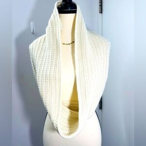 Zara White Knitted Women's Infinity Scarf Soft Knit Ribbed Texture Wrapped Twice